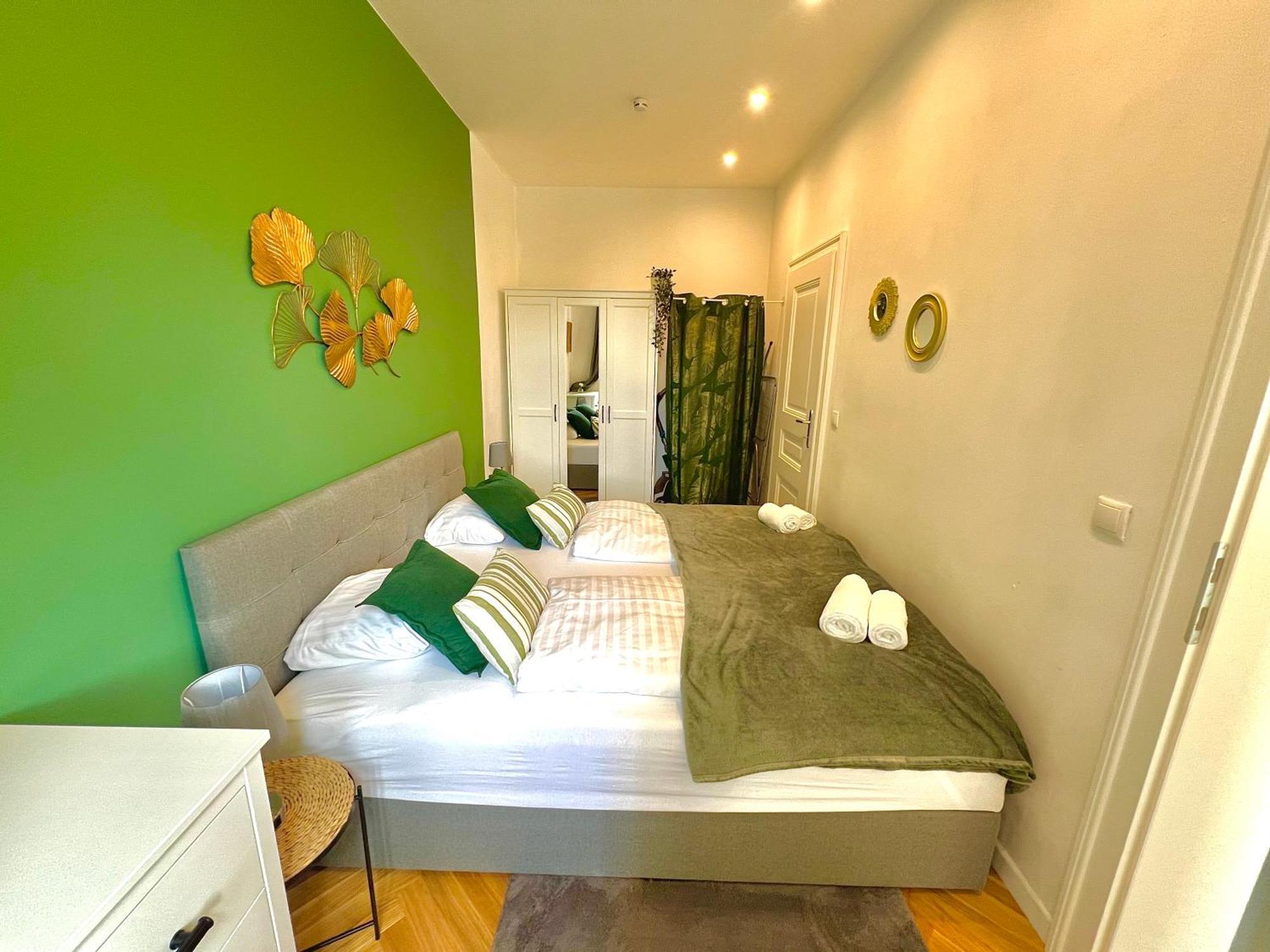 Boutique Newly Renovated *